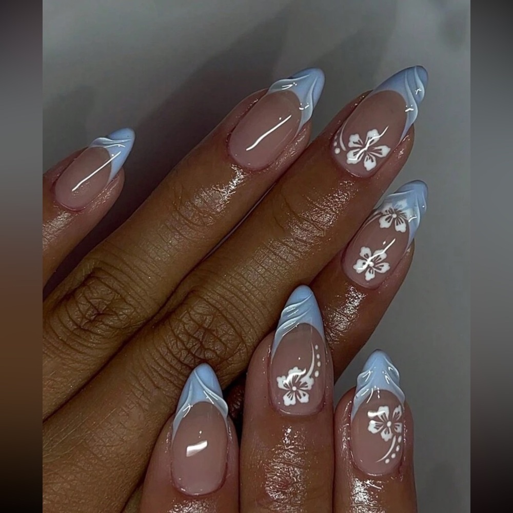 24pcs 3D Handmade Medium Almond-Shaped Blue & White
